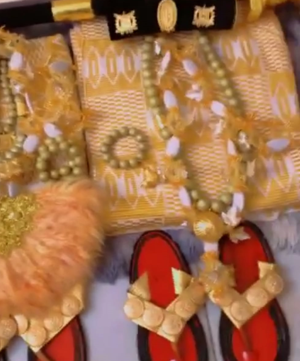 Location de Tenue Traditionnelle, Tenue de présentation